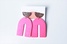 Load image into Gallery viewer, Gold and Fuchsia U Wood Earrings
